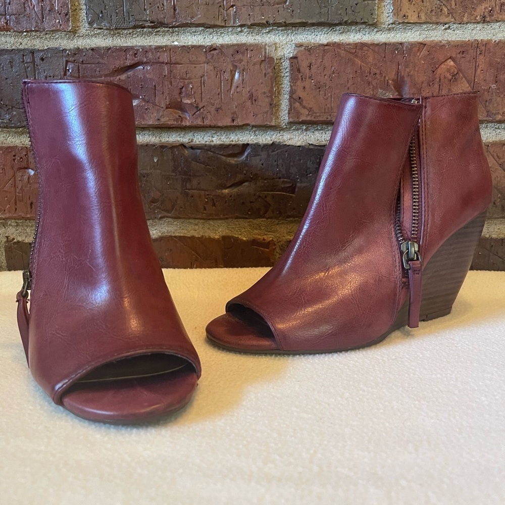 BC Footwear Rebellion Peep Top Booties size 7